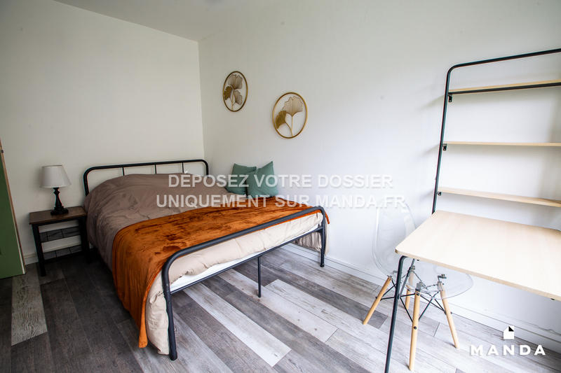 Chambre - 11 m² - 6 pièces