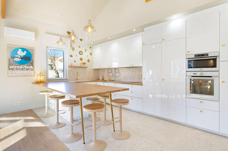 Appartement - 160 m² - 5 pièces