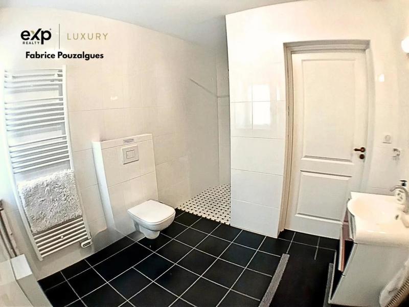 Propriété - 533 m² - 20 pièces