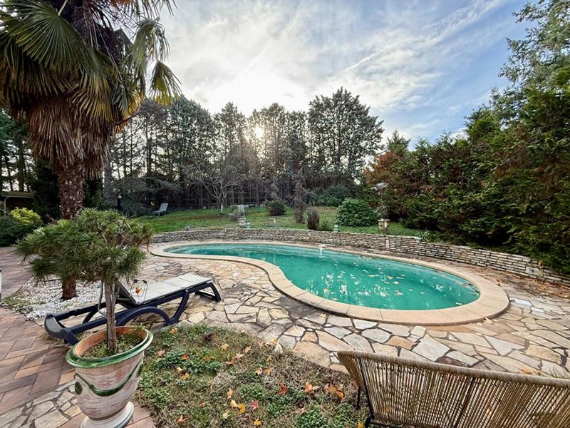 Maison - 198 m² - 6 pièces