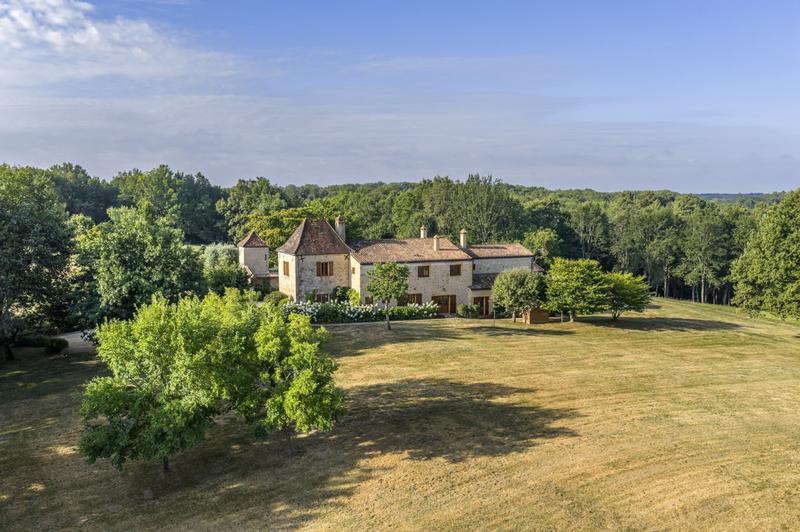 Maison - 320 m² - 8 pièces