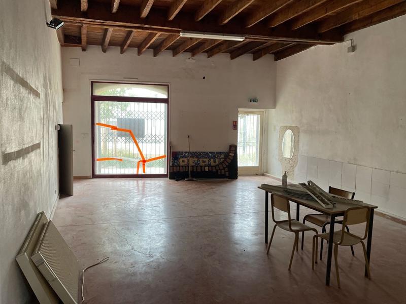 Local commercial - 166 m² - 4 pièces