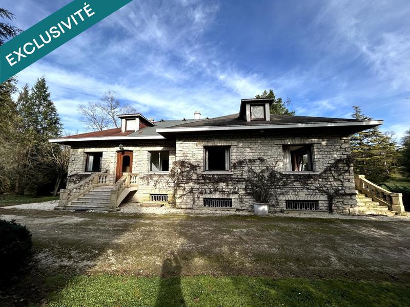 Maison - 300 m² - 10 pièces