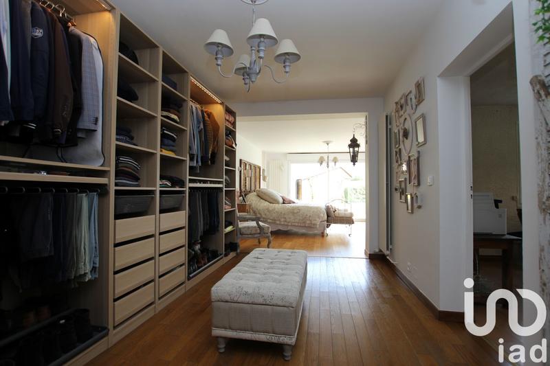 Maison - 469 m² - 18 pièces