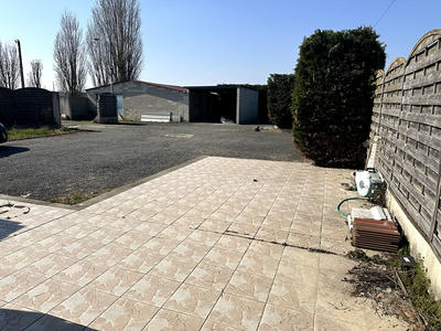 Local d'activité / Entrepôt - 207 m² - 4 pièces