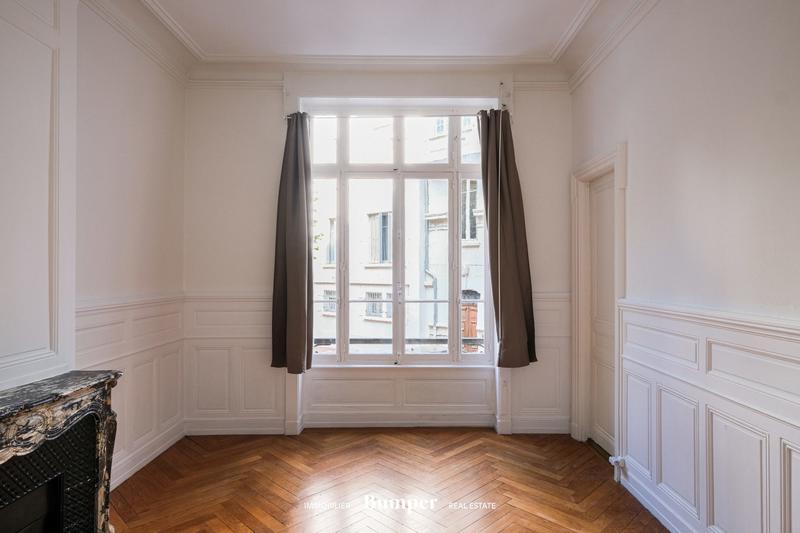 Appartement - 321 m² - 10 pièces