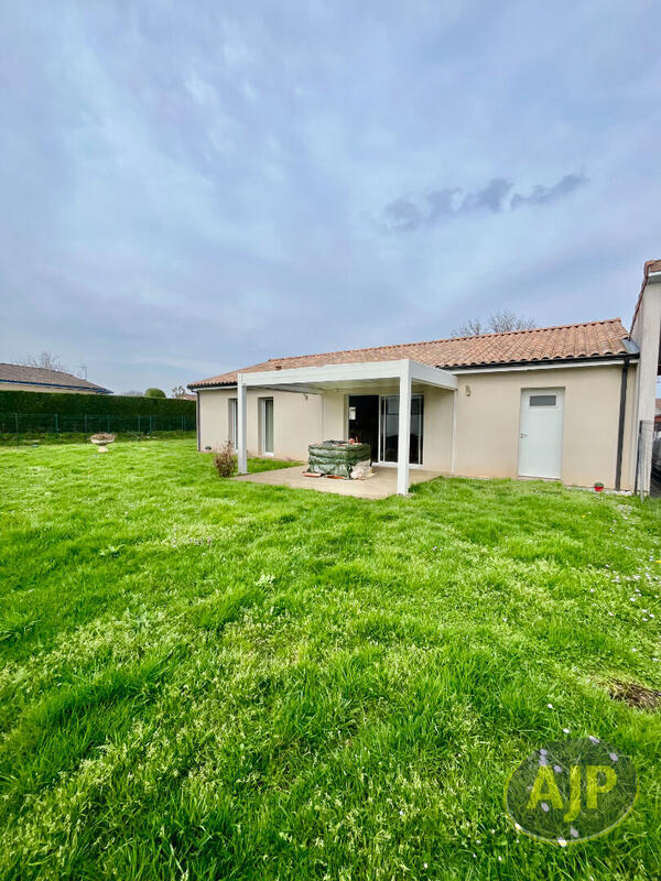 Maison - 90 m² - 4 pièces