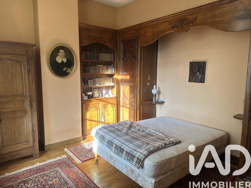 Maison - 224 m² - 11 pièces