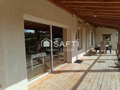 Maison - 180 m² - 7 pièces