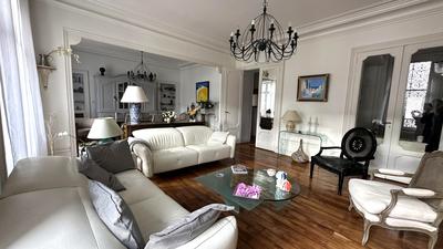 Appartement - 153 m² - 6 pièces