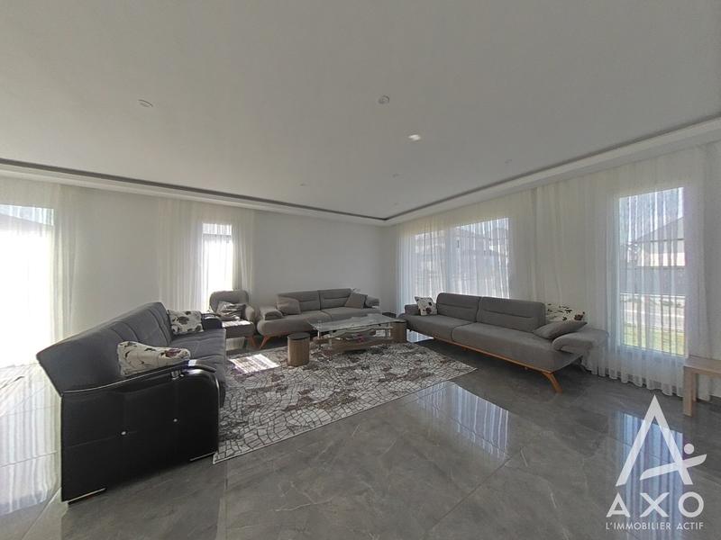 Maison - 145 m² - 6 pièces