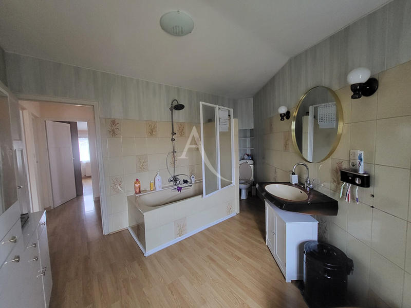 Maison - 138 m² - 7 pièces