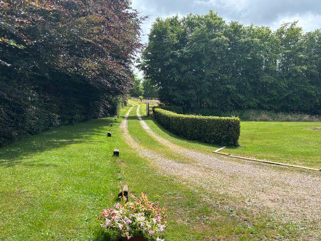 Propriété - 250 m² - 9 pièces