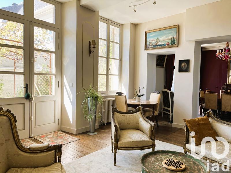 Maison - 372 m² - 12 pièces