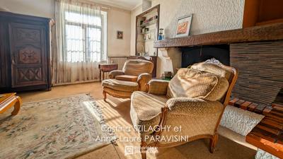 Maison - 210 m² - 10 pièces