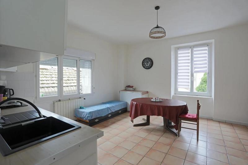 Maison - 250 m² - 7 pièces