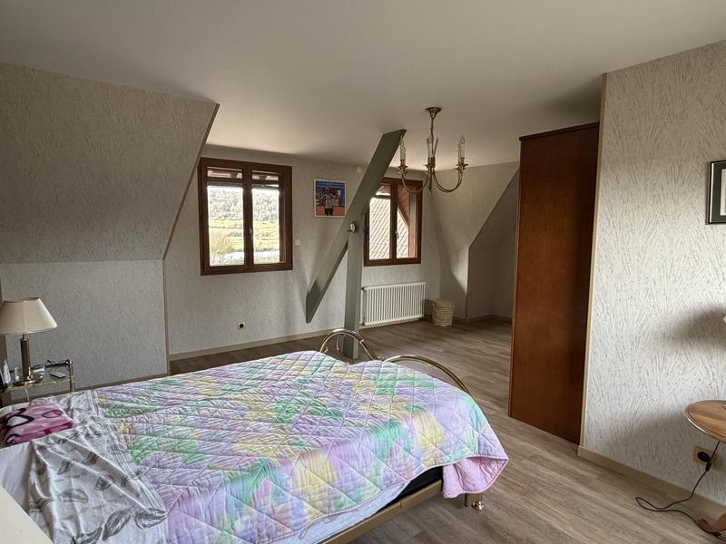 Maison - 203 m² - 7 pièces