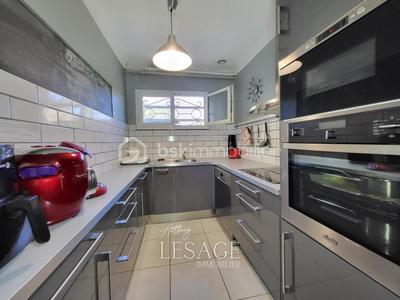 Maison - 90 m² - 6 pièces