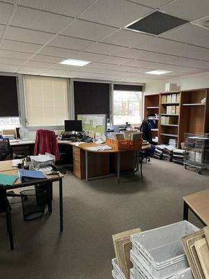 Bureau - 713 m²