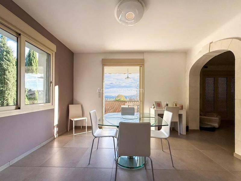 Appartement - 166 m² - 6 pièces