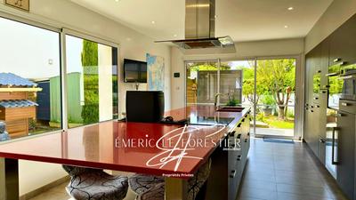 Maison - 263 m² - 7 pièces