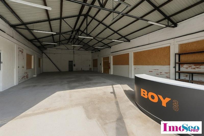 Local d'activité / Entrepôt - 230 m²