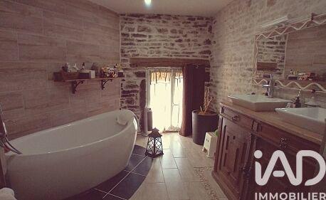 Maison - 200 m² - 7 pièces