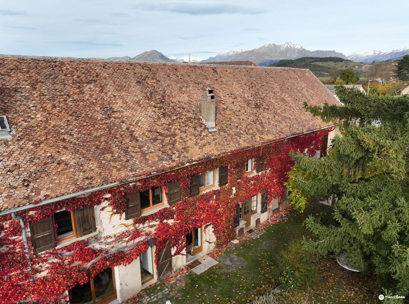 Maison ancienne - 240 m² - 8 pièces