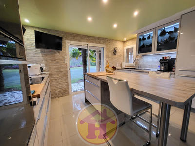 Maison - 208 m² - 5 pièces