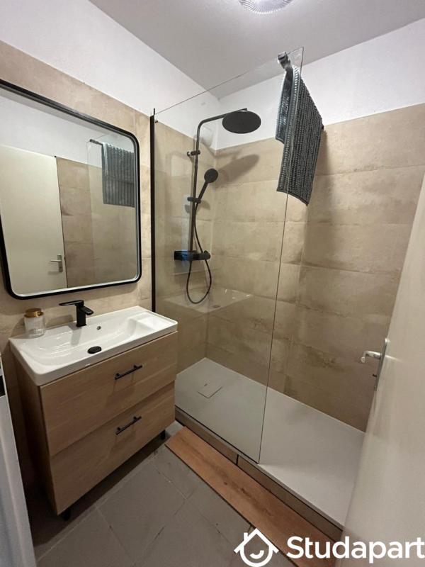 Chambre - 9 m² - 1 pièce