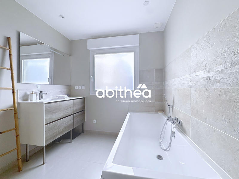 Maison - 108 m² - 5 pièces