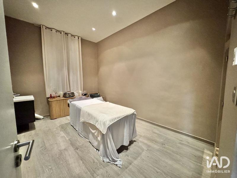 Local commercial - 221 m²