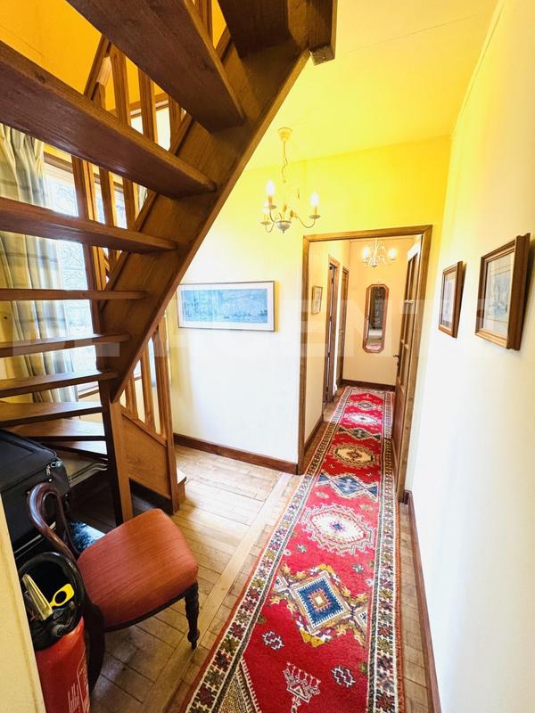 Maison - 264 m² - 7 pièces