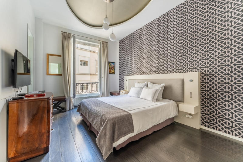 Appartement - 198 m² - 6 pièces