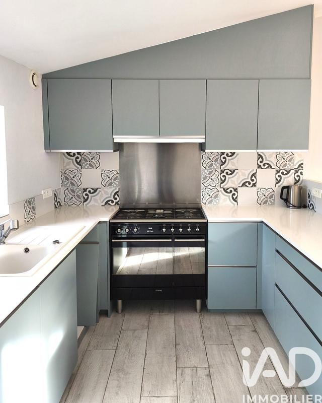 Maison - 750 m² - 24 pièces