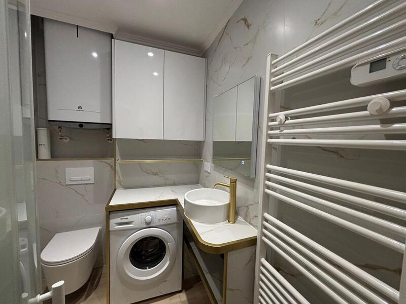 Studio - 2 083 m² - 1 pièce