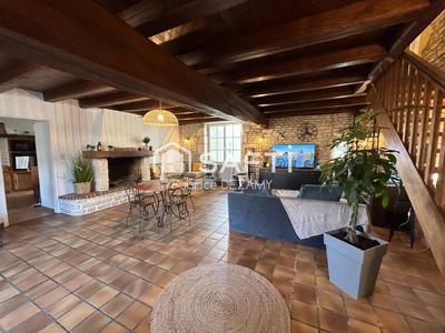 Maison - 240 m² - 9 pièces