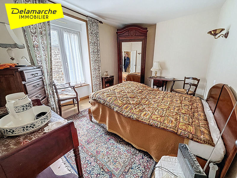 Maison - 186 m² - 9 pièces