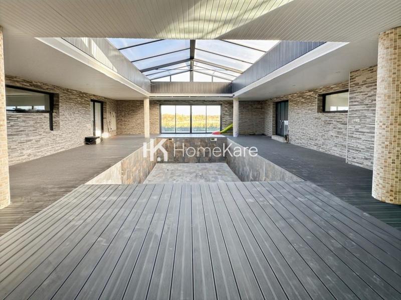 Maison - 224 m² - 6 pièces