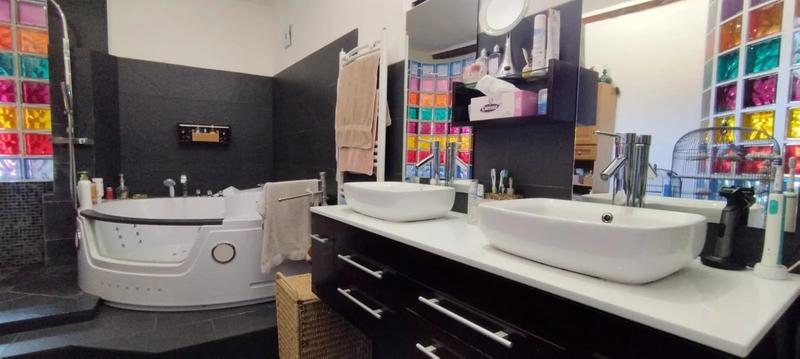 Maison - 185 m² - 6 pièces