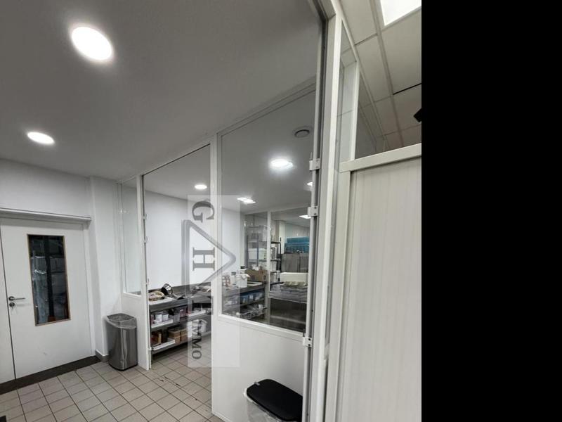 Entrepôt - 1 990 m²