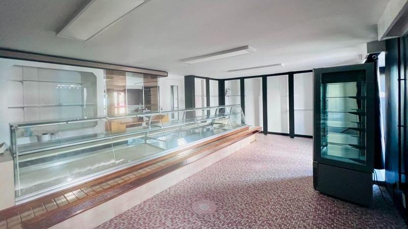 Immeuble - 98 m² - 10 pièces