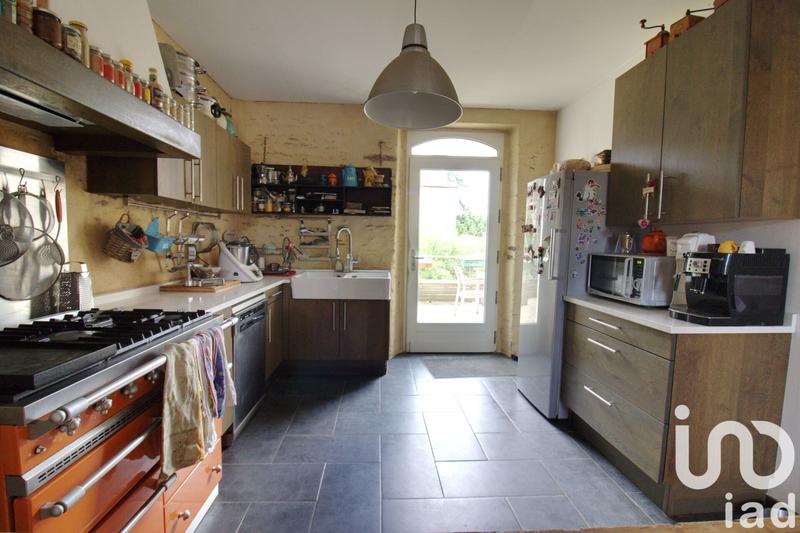 Maison - 241 m² - 12 pièces