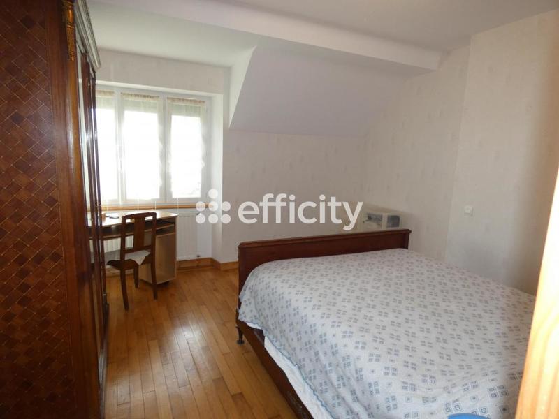 Maison - 360 m² - 9 pièces