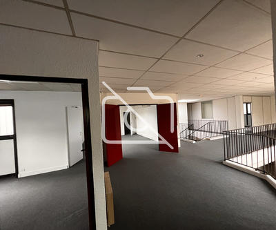 Entrepôt - 4 542 m²