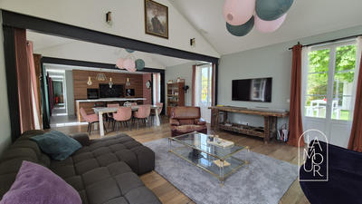 Maison ancienne - 223 m² - 8 pièces