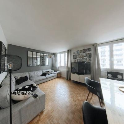 Appartement - 83 m² - 4 pièces