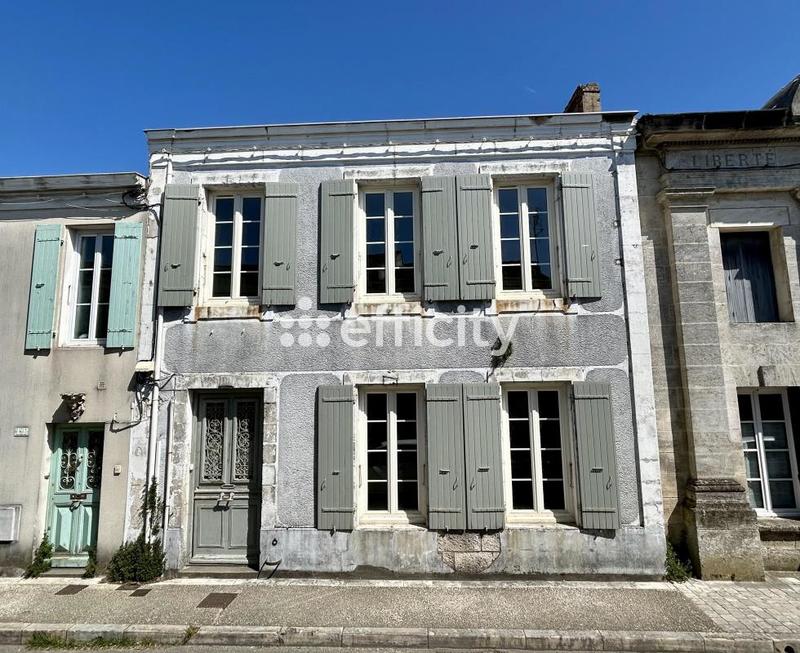 Maison - 215 m² - 9 pièces