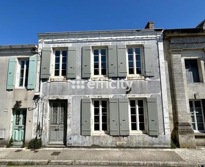 Maison - 215 m² - 9 pièces