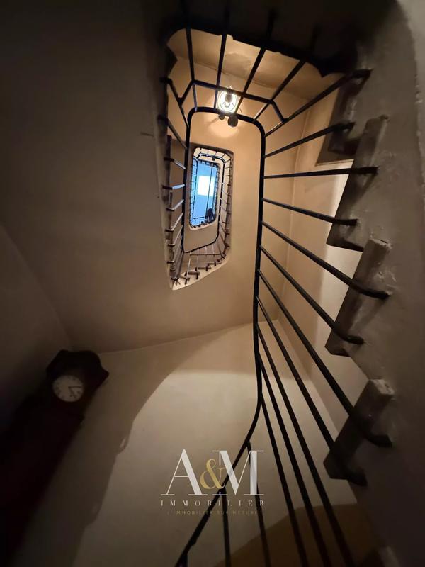 Viager - Maison de village - 178 m² - 6 pièces